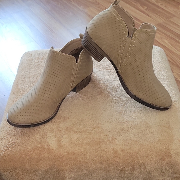 Rampage Taupe Ankle Boot - Picture 3 of 4